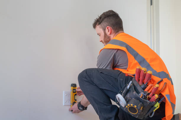 Best Affordable Emergency Electrician  in Evansdale, IA